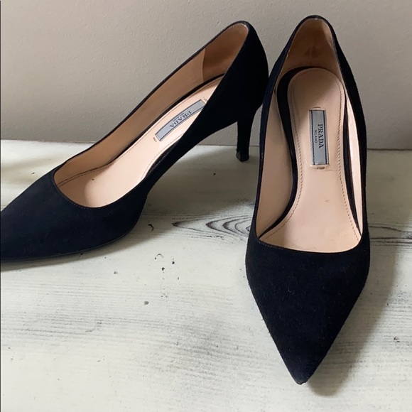 Black suede Prada pumps - Picture 3 of 8